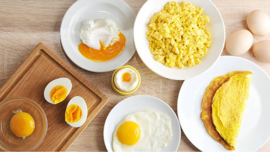 En sus distintas formas de cocinarse, el huevo es un alimento básico en la alimentación (Foto: Shutterstock)
