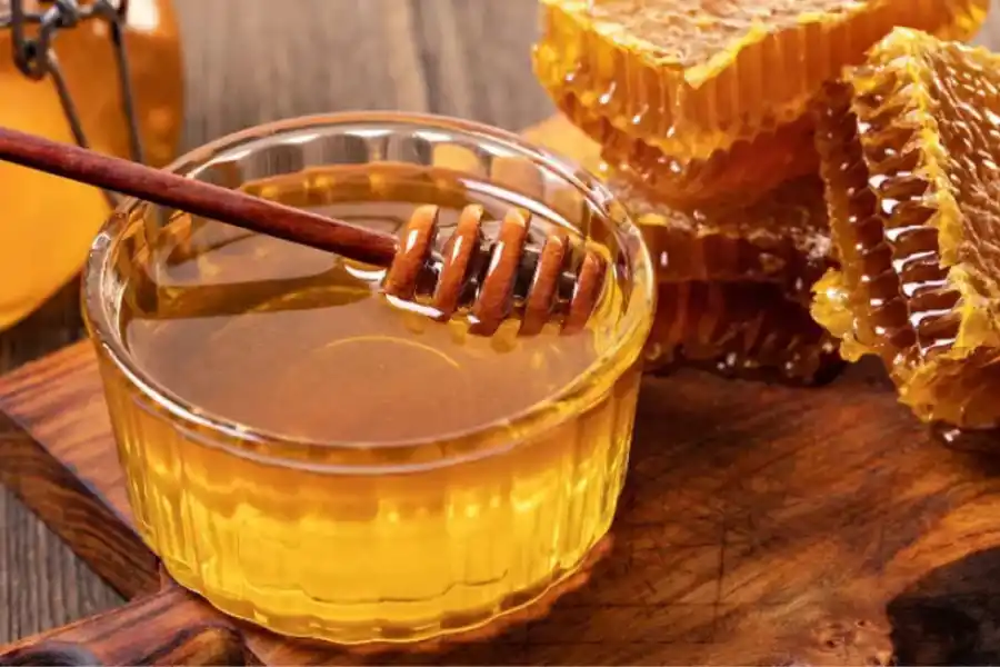 La jalea real tiene múltiples beneficios para la salud