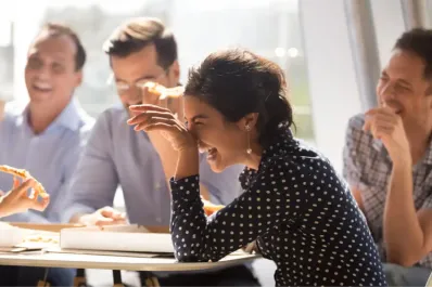 Cómo aumentar tu felicidad: siete hábitos que activan las hormonas del bienestar