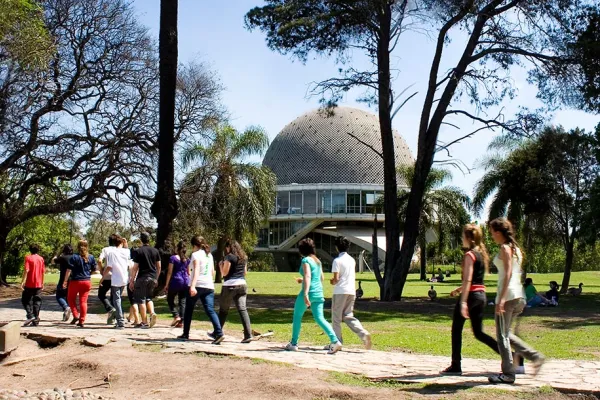 Ciudad de Buenos Aires, una opción turística para este finde largo
