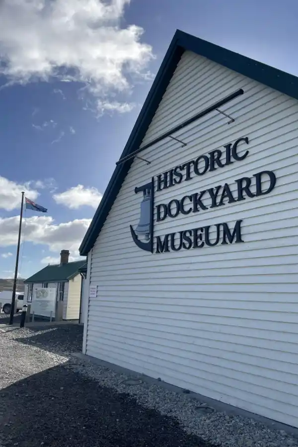 MUSEO HISTÓRICO. El Dockyard Museum.