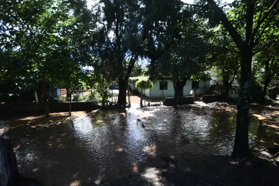 BAJO EL AGUA. Otra contundente escena de lo que se vivió en Aguilares.