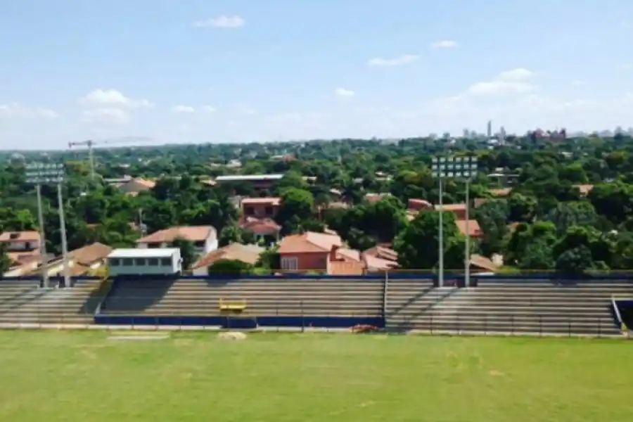 SPORTIVO TRINIDENSE. Estadio Martín Torres: lo más llamativo es su capacidad, ya que solo pueden ingresar 3000 personas.