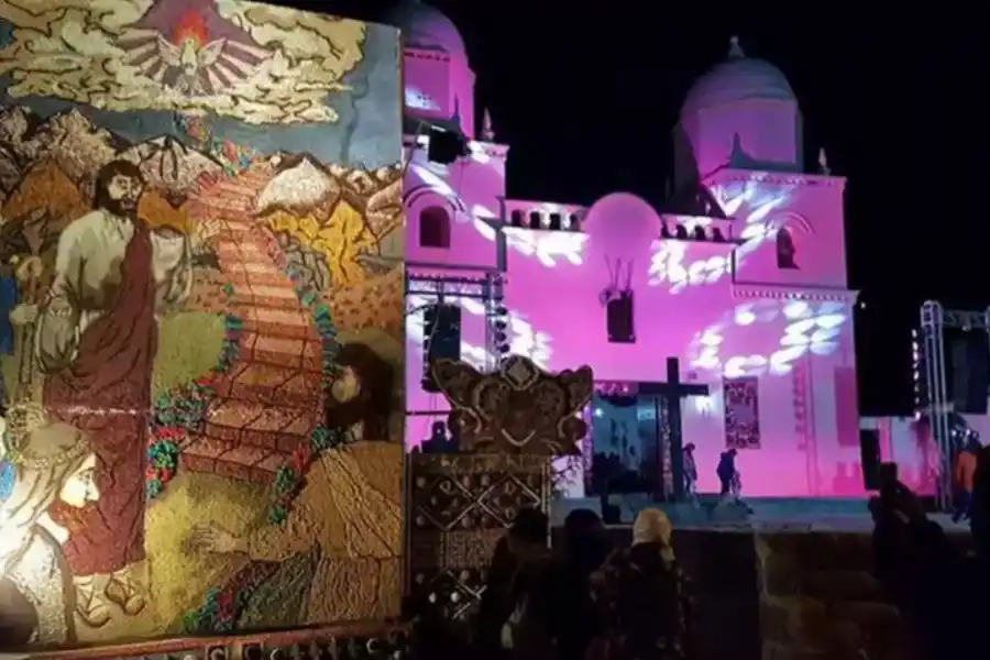 Turismo en Semana Santa: conocé las ermitas de flores, una tradición que lleva más de 100 años en Tilcara