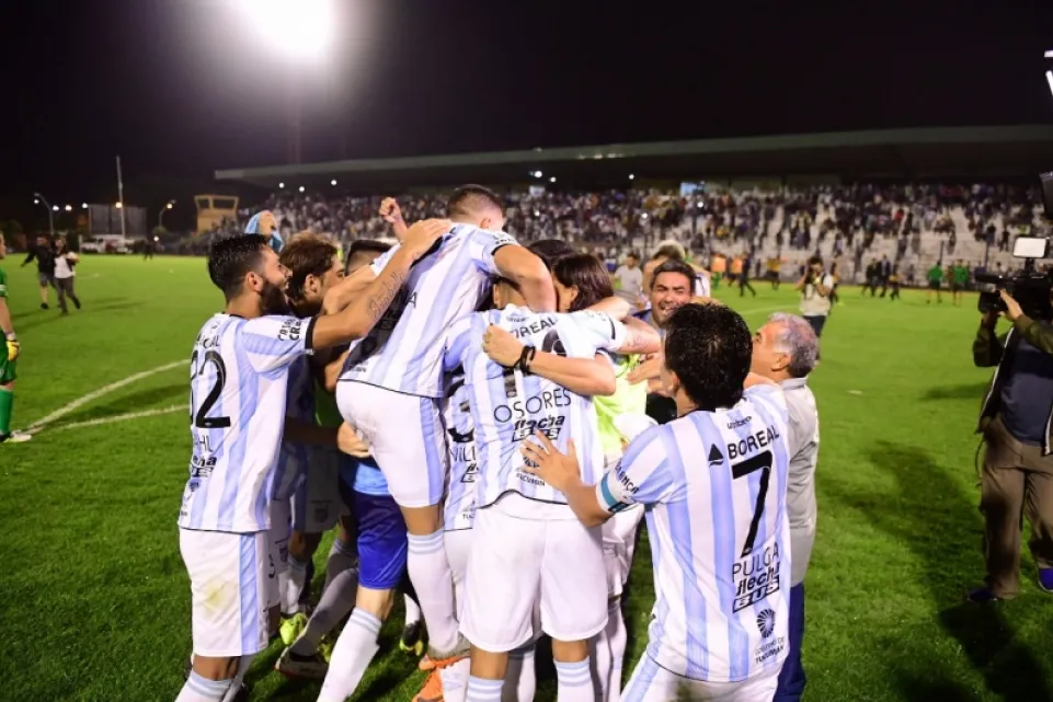 PURA ALGARABÍA. Atlético festeja tras vencer a Rosario Central, y acceder a la final de la Copa Argentina 2017.