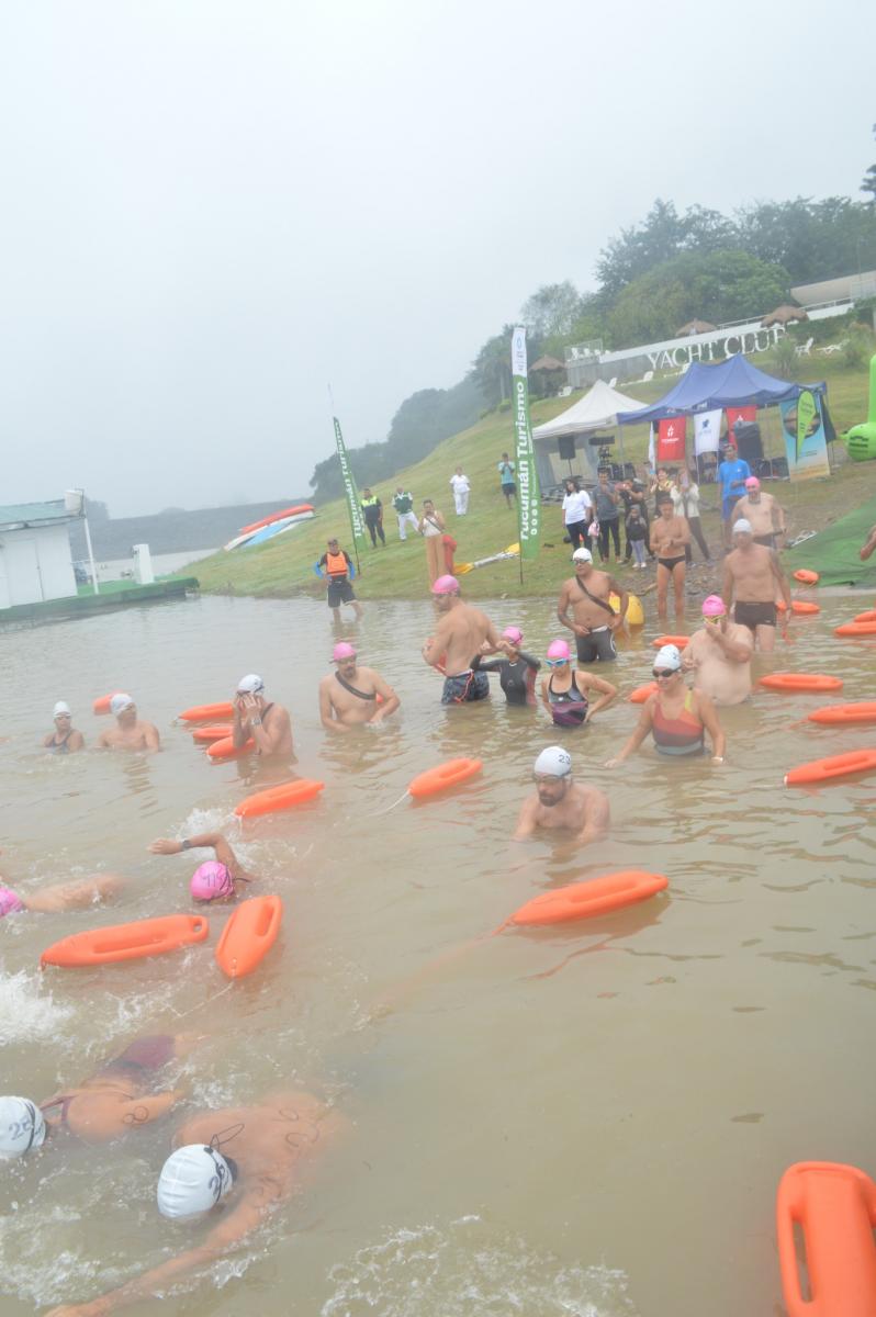 Los nadadores dominaron el dique de El Cadillal