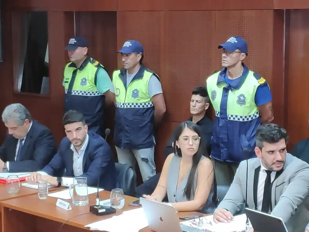 EN LA AUDIENCIA. Sosa, el arquero de Vélez, cierra los ojos. LA GACETA/FOTO DE SANTIAGO RÉ