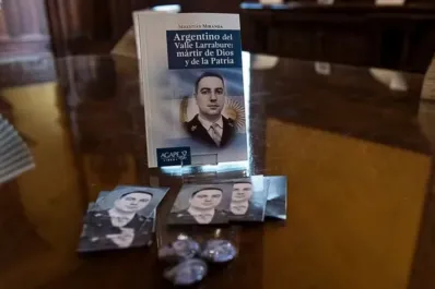 Coronel Larrabure: se presentó el libro que usarán como prueba para avanzar en la canonización