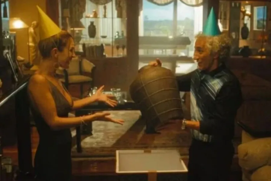 Monique le regaló el famoso jarrón a Guillermo Coppola