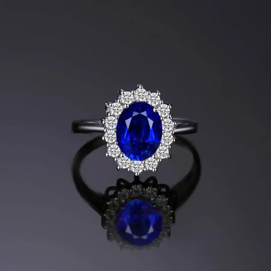 El anillo de zafiro azul de Lady Di que ahora tiene Kate Middleton