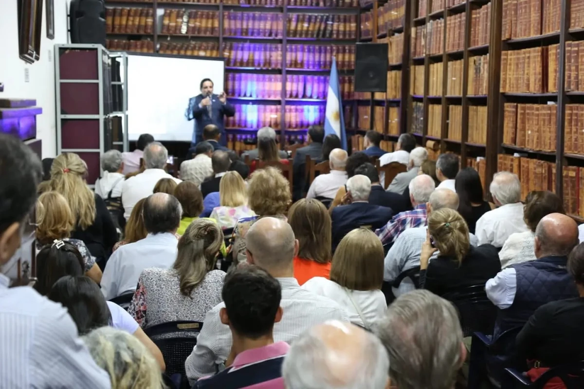 El Archivo Histórico inició un ciclo de conferencias y muestra de manuscritos de Bernabé Aráoz