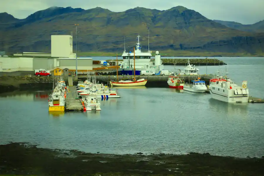 A lo largo de la costa este, camino al norte, se destacan los pueblos de gran tradición pesquera