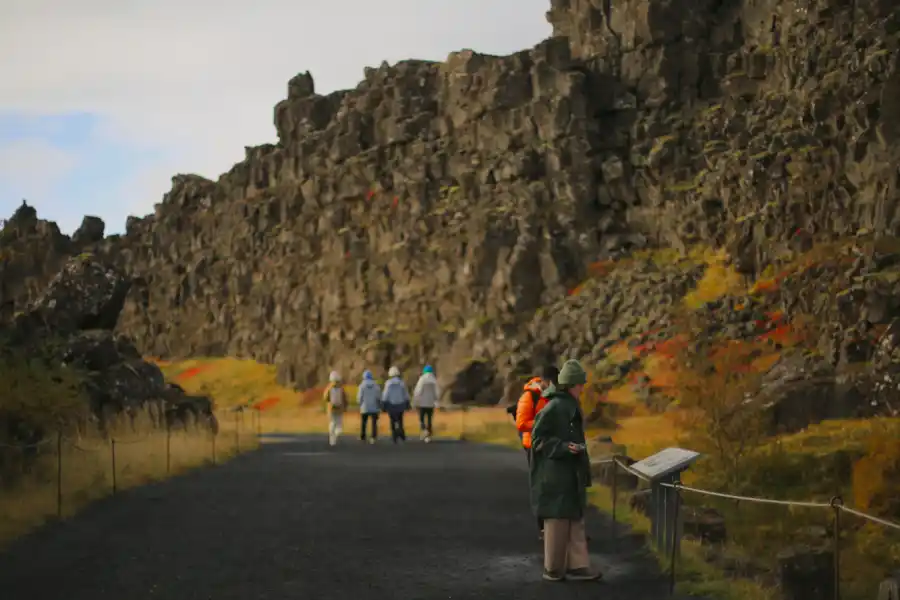 Los imponentes muros basálticos de Thingvellir, donde los vikingos islandeses crearon el primer parlamento europeo.