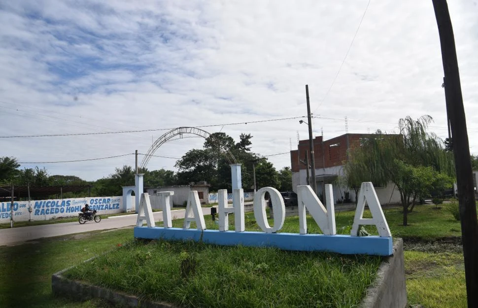UNA LOCALIDAD MOVILIZADA. Los habitantes de Atahona, ubicada a unos 84 kilómetros de la capita, están sorprendidos por el caso. 