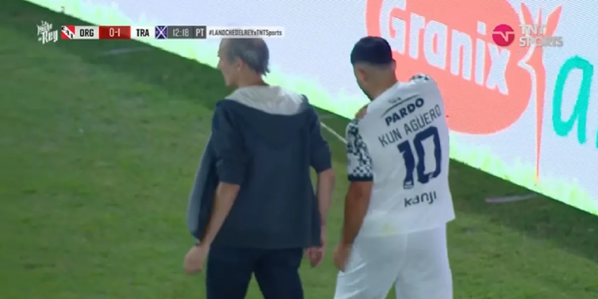 PREOCUPACIÓN. Agüero se retiró lesionado en el amistoso organizado por Independiente. Captura de video. 