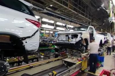 Ante la crisis, Toyota busca reducir 400 puestos de trabajo y lanzaría un plan de retiros voluntarios