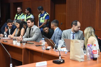 Jugadores de Vélez acusados de abuso: qué cree la Justicia que puede encontrar en el celular de la víctima