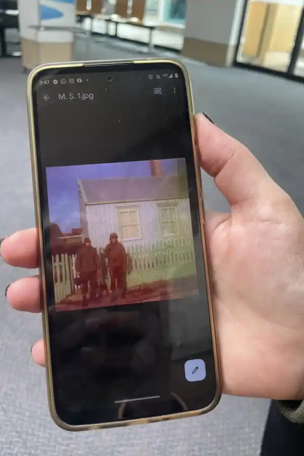 REGISTROS DEL 82. Porto lleva las imágenes de la Guerra. Recorrió los lugares que aparecen en las fotos.