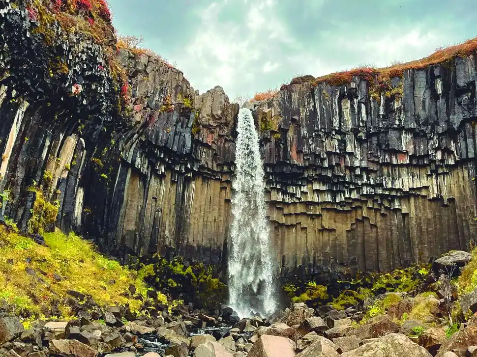 SVARTIFOSS. Columnas basálticas que inspiraron la Hallgrímskirkja. FOTO GENTILEZA DE FABIÁN JARUF