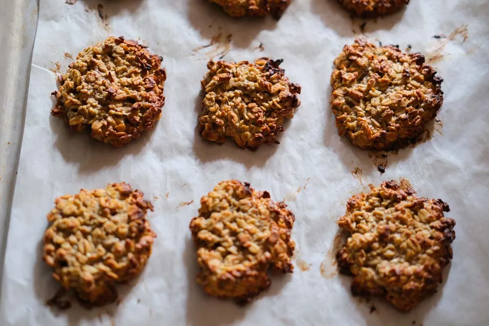 Galletas nutritivas de avena, banana y maníes