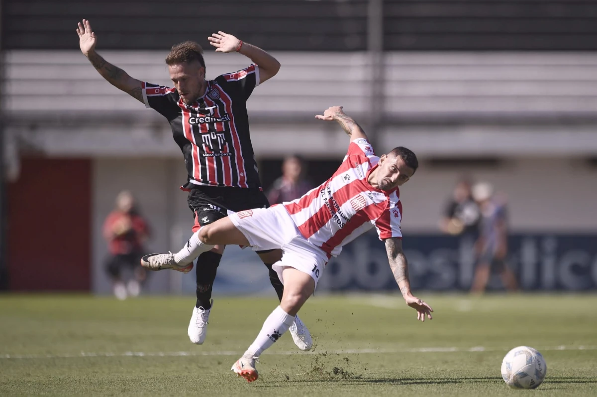 “Más allá de la derrota, vemos un equipo en crecimiento”, dijo Diego Flores después del partido ante Chacarita