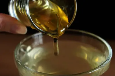 Cuáles son los beneficios de tomar agua con miel en ayunas