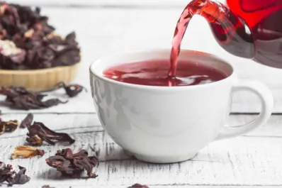 Cómo preparar en casa el poderoso té que ayuda a combatir la gripe y bajar de peso, según Harvard