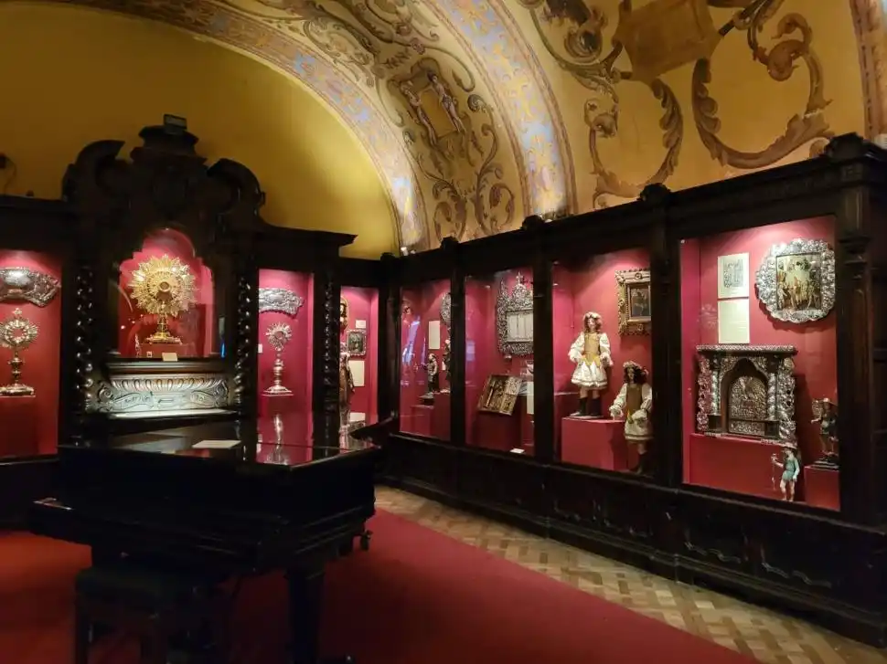 FERNÁNDEZ BLANCO. Colección de muñecas antiguas.