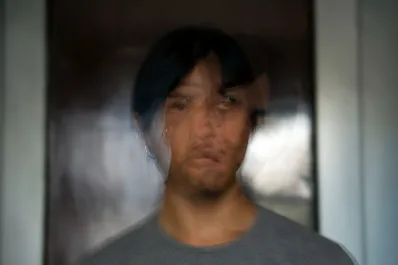 Para Juan la ansiedad es pensar lo peor en soledad