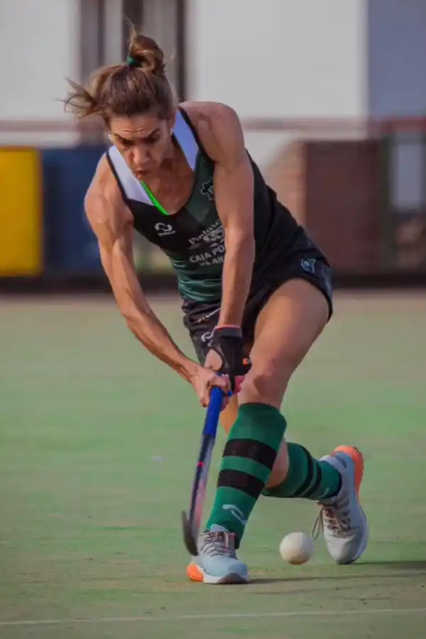 JUGADORA. Anahí Totongi con la camiseta del club de sus amores. 