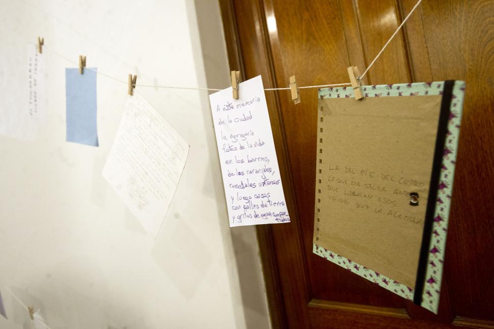 MEMORIA CITADINA. Propuesta donde el público participaba escribiendo sus propios recuerdos.