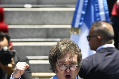 “Al mundo le falta un tornillo”