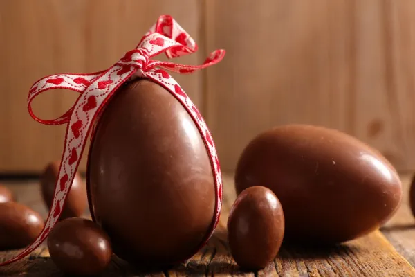 Pascuas: cuál es el origen y significado de regalar huevos de chocolate el domingo de Resurrección