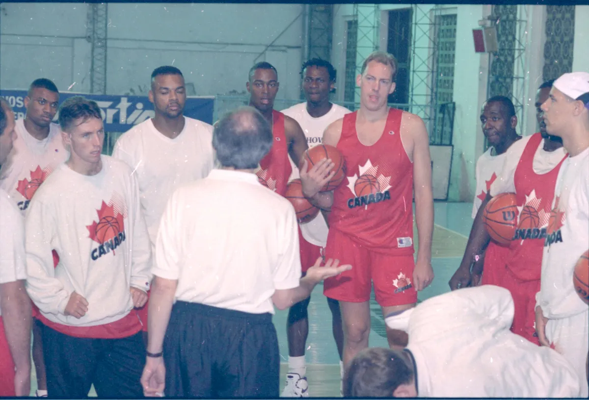 La vez en la que un MVP de la NBA visitó Tucumán y jugó en Villa Luján