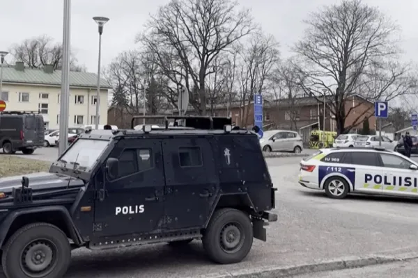 Conmoción en Finlandia: un niño de 12 años mató a un compañero e hirió a otros dos con un arma de fuego