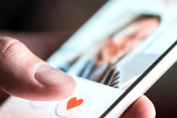 ¿No hacés match? Un especialista reveló cómo funciona el ranking de belleza de Tinder