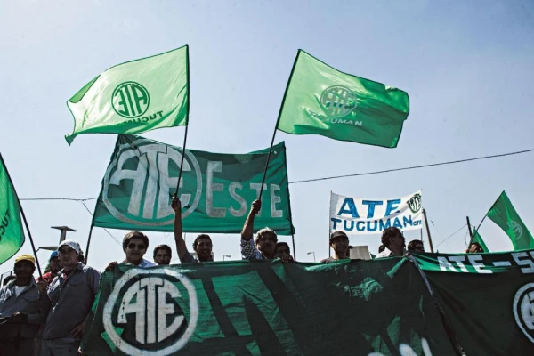 La protesta de ATE por despidos se hace sentir en Tucumán