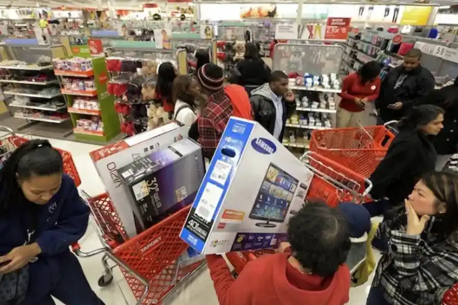 Cuáles son y cuánto cuestan los productos más buscados por los argentinos en Chile