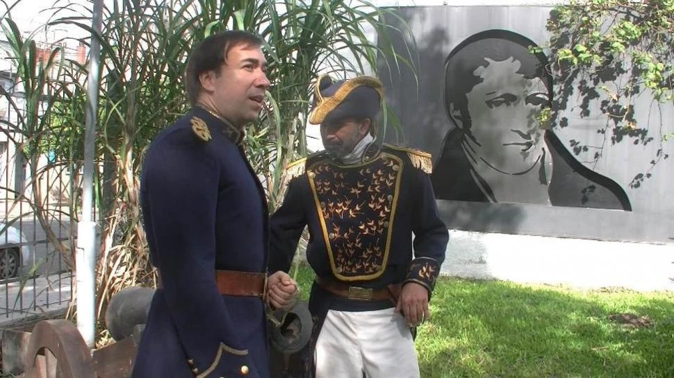 EN LA CASA BELGRANIANA. Carlos Lozano y Horacio Dantur, caracterizados como los próceres de 1812.