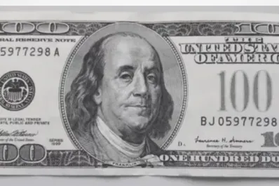 Este billete de U$S100 con un error que circula en Argentina se vende a $200.000 en internet