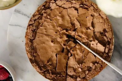 Torta de chocolate sin harina ni manteca: la mejor receta con solo tres ingredientes
