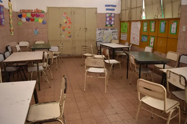 El paro nacional docente dejó vacías la mayoría de las escuelas públicas de la provincia
