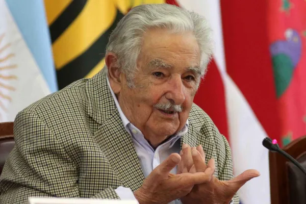 Mujica criticó la gestión del dengue de Milei: Los argentinos cruzan a comprar repelente