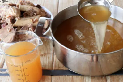 Cómo hacer el caldo antiinflamatorio con colágeno que fortalece los huesos