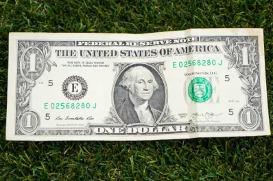 El billete de 1 dólar que se vende por una fortuna: cómo reconocerlo