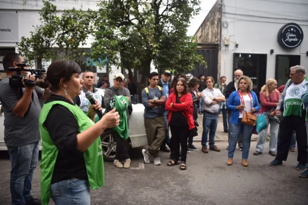 El 60% de los argentinos reporta despidos en su entorno, según un estudio