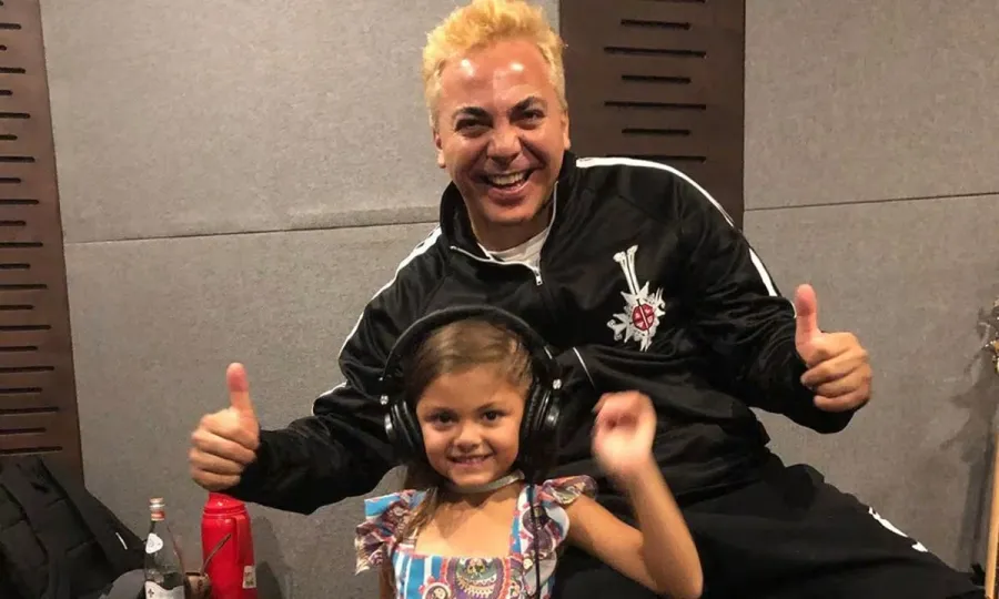 Cristian Castro junto a su hija Rafaela