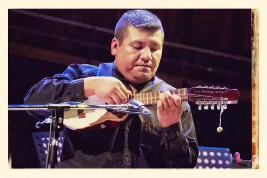 Carperos lleva al escenario el folclore tradicional