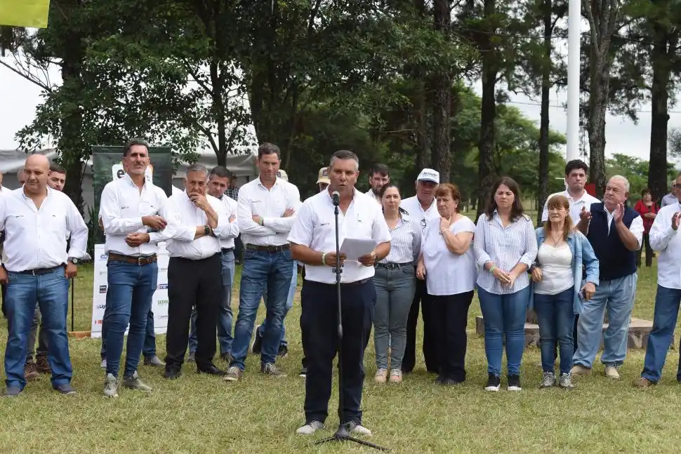 DISCURSO. Gonzalo Blasco, durante el acto de inauguración de la muestra.
