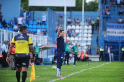 Atlético Tucumán derrotó a Gimnasia en todos los aspectos del juego